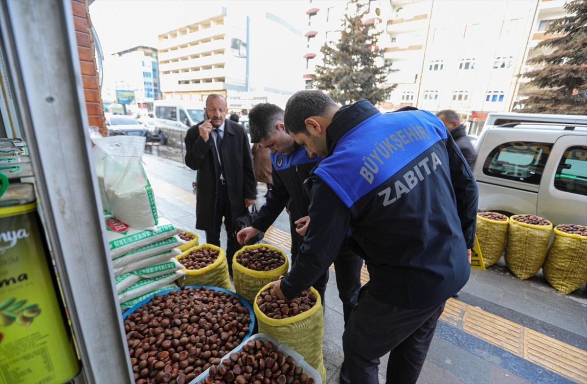 Van\'da zabıta ve gıda mühendislerinden denetim