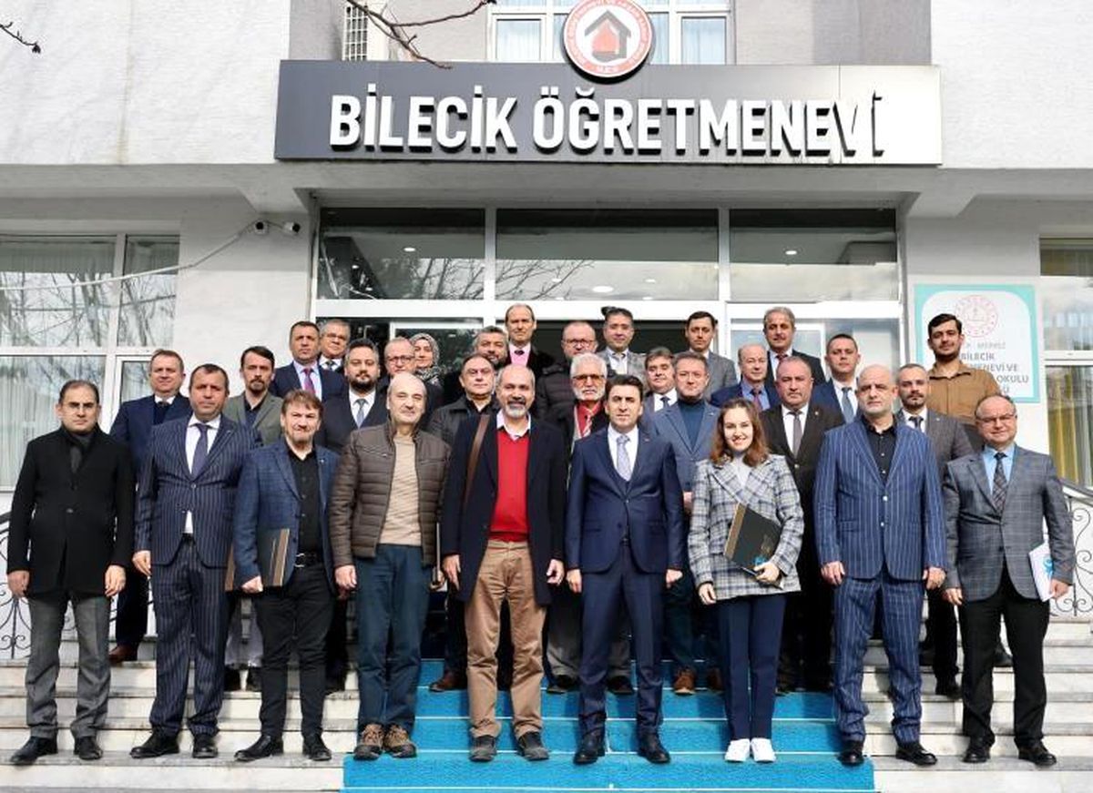 Bilecik Valisi Şefik Aygöl, Kardeş Okul projesiyle iş insanlarıyla bir araya geldi