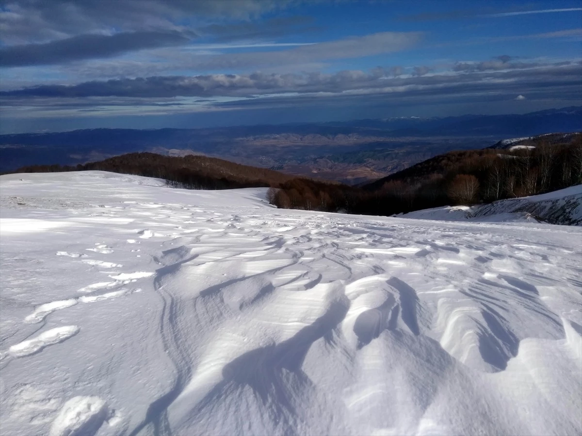 Amasya\'nın yüksek kesimlerinde kar yağışı etkili oldu