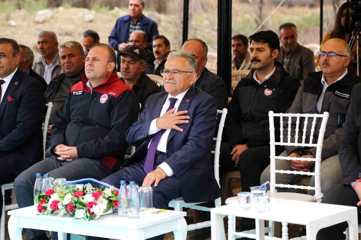 Kayseri Büyükşehir Belediye Başkanı Dr. Memduh Büyükkılıç, haberlerde en çok konuşulan başkanlar arasında