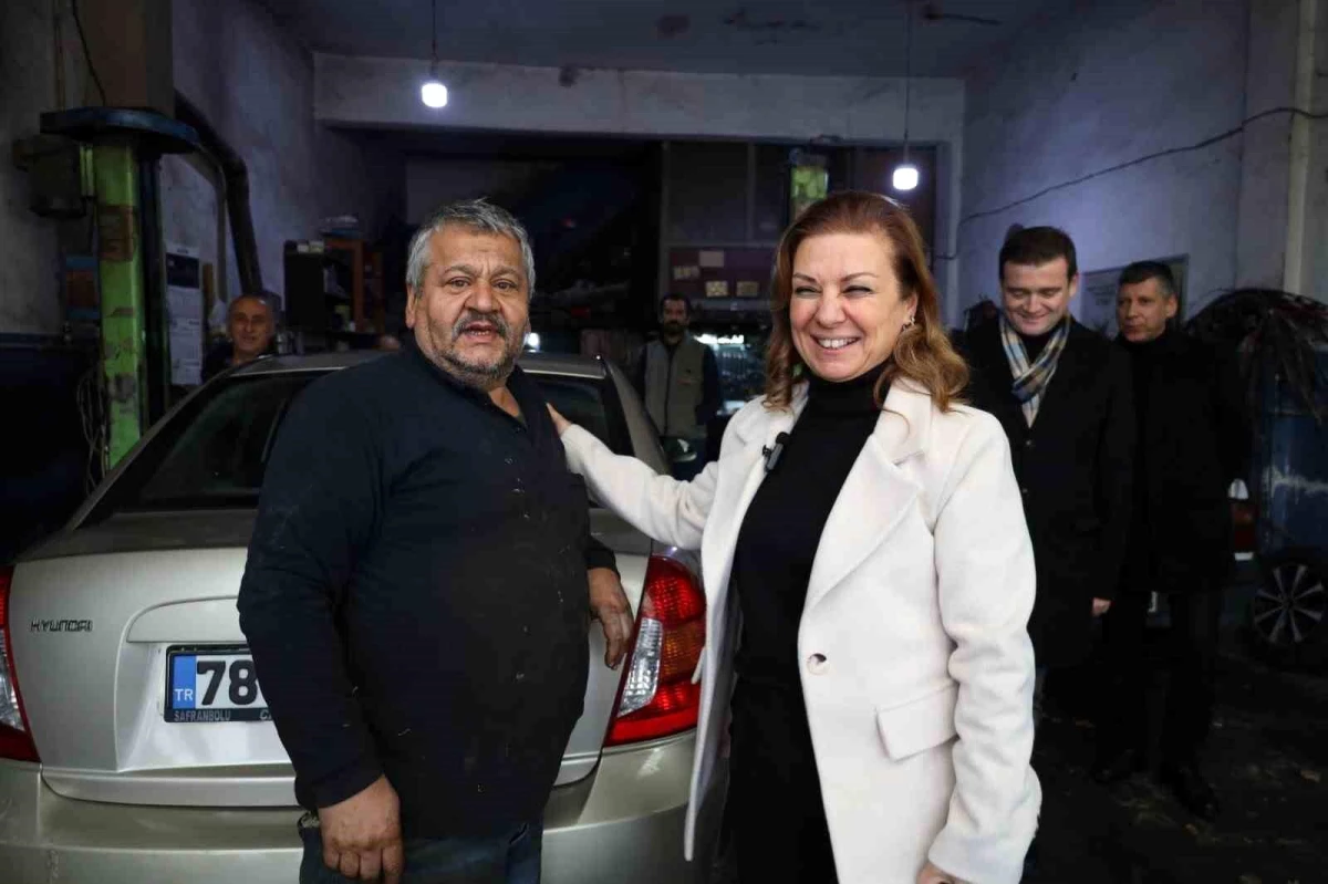 Safranbolu Belediye Başkanı Elif Köse, esnafları ziyaret ederek yeni yıllarını kutladı