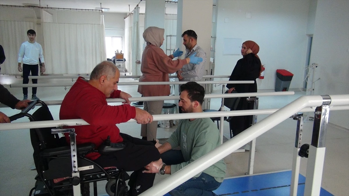 Bitlis-Tatvan Devlet Hastanesi\'nde günlük 200 hastaya sağlık hizmeti veriliyor