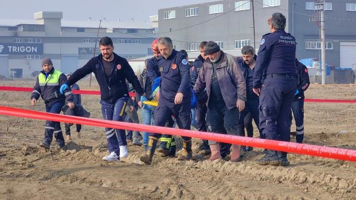 İnegöl\'de fabrika inşaatında iskele çöktü: 6 işçi yaralandı