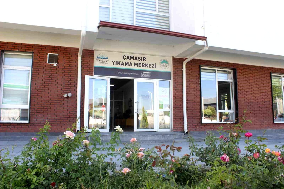 Kayseri Büyükşehir Belediyesi Üniversite Öğrencilerine Ücretsiz Çamaşır Yıkama Hizmeti Sunuyor
