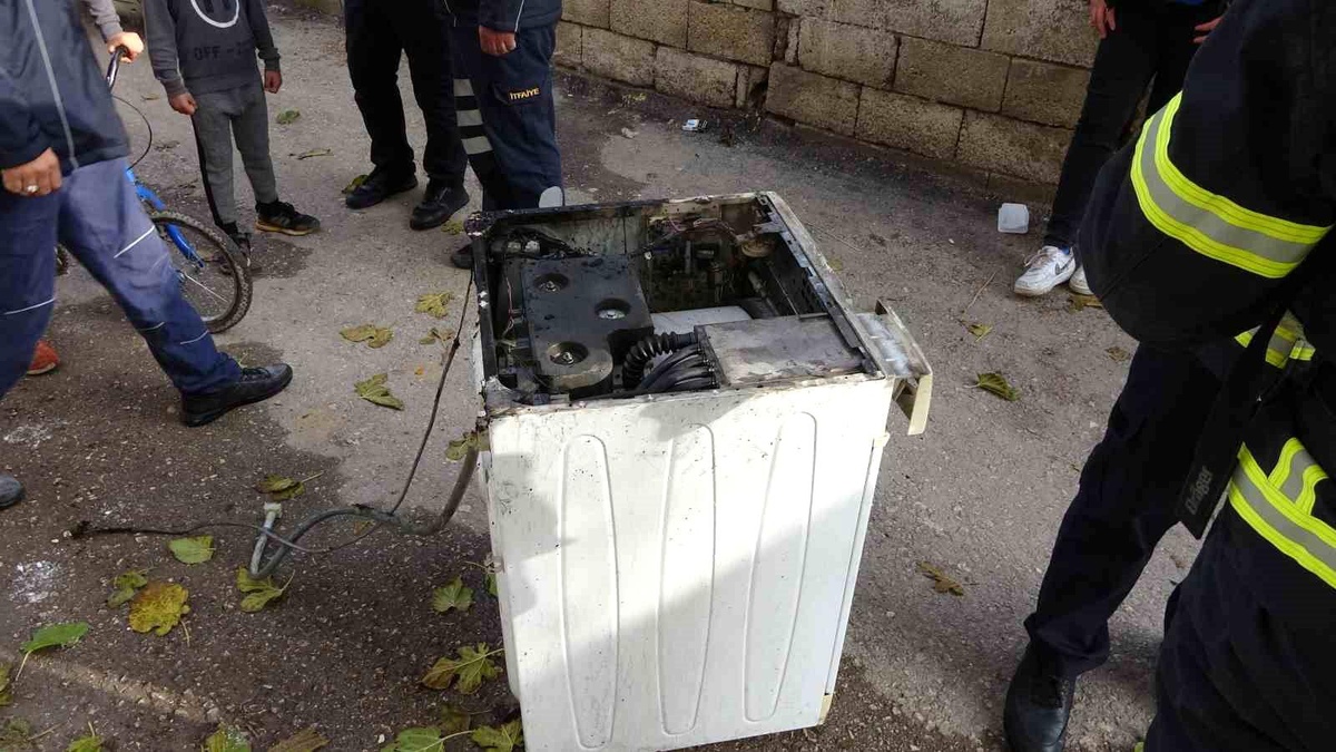 Adıyaman\'da çamaşır makinesi yangını