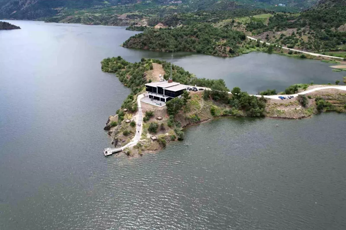 Hitit Üniversitesi tarafından hayata geçirilen \'Oğuz Adası\' projesiyle Çorum, su sporları ve doğa turizminde merkez olacak