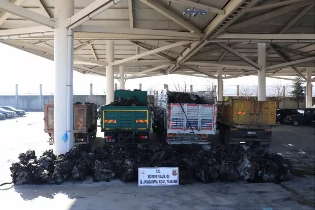 Edirne'de 25 Milyon Liralık Gümrük Kaçağı Araç Motoru Ele Geçirildi