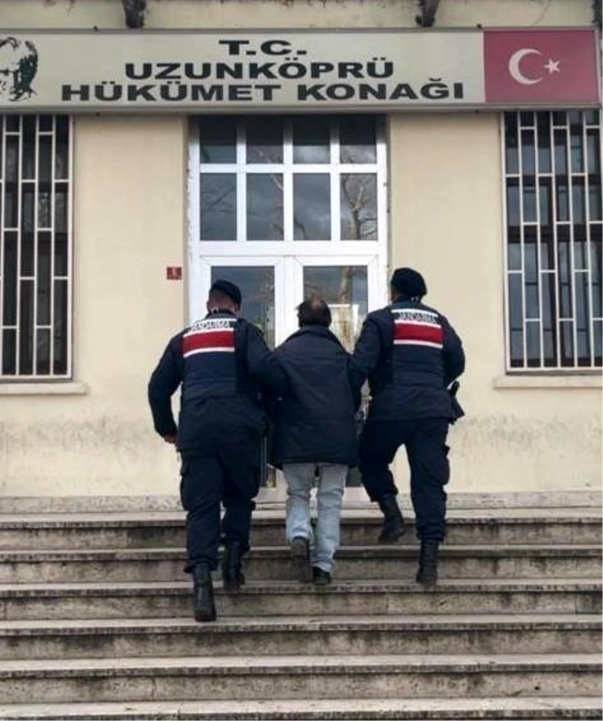 Edirne\'de Dolandırıcılık Suçundan Aranan Şüpheli Yakalandı