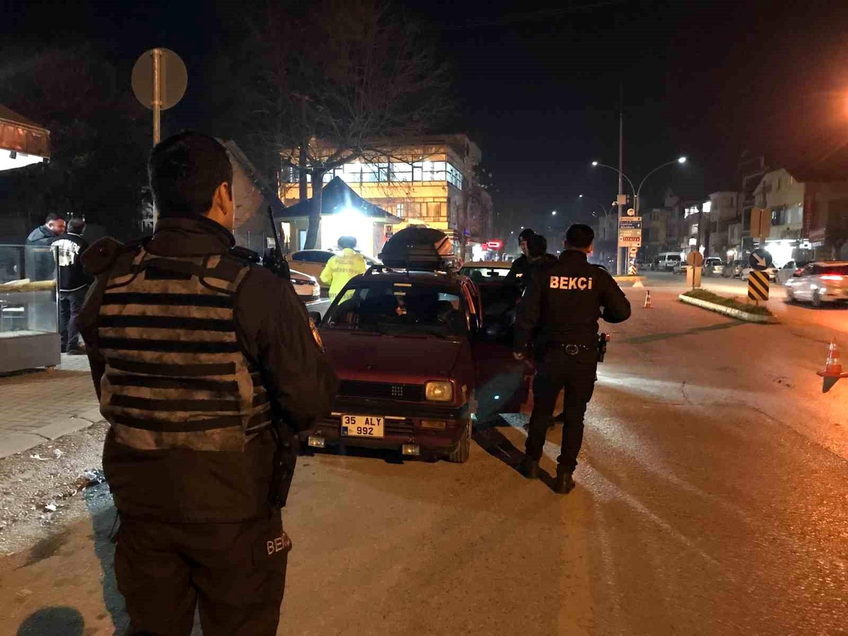 Akyazı\'da asayiş ve trafik uygulaması