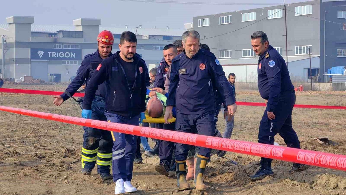 İnegöl\'de fabrika inşaatında çökme: 6 işçi yaralandı