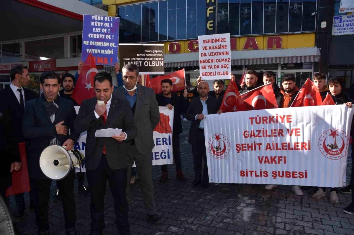 TÜGŞAV Bitlis Şubesi, HDP Bitlis İl Başkanlığı önünde basın açıklaması yaptı