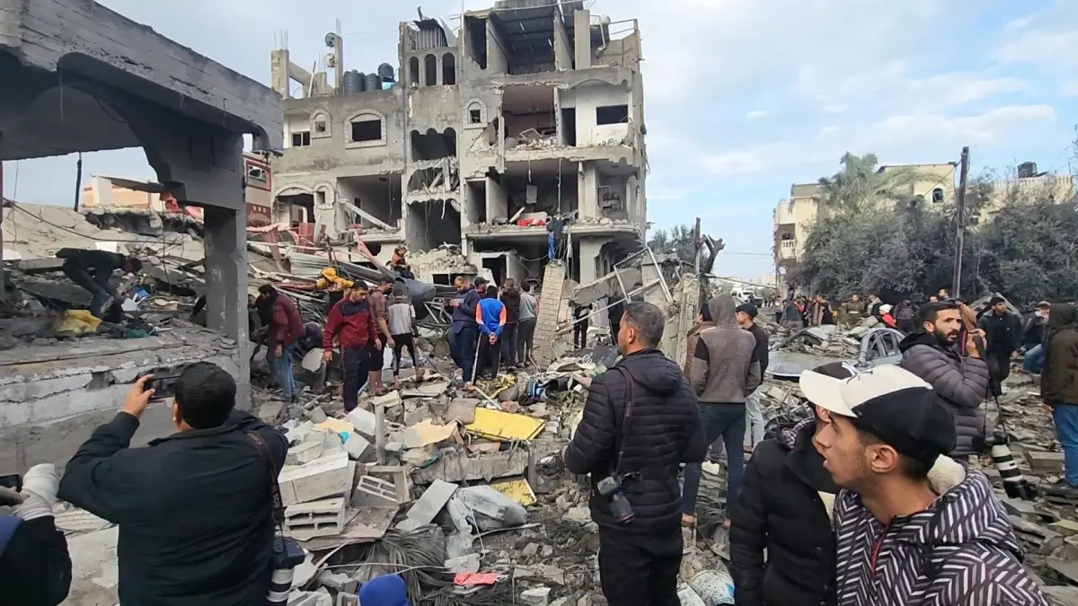 Gazze\'deki çatışmalar devam ediyor, ölü sayısı 21.000\'e yaklaştı