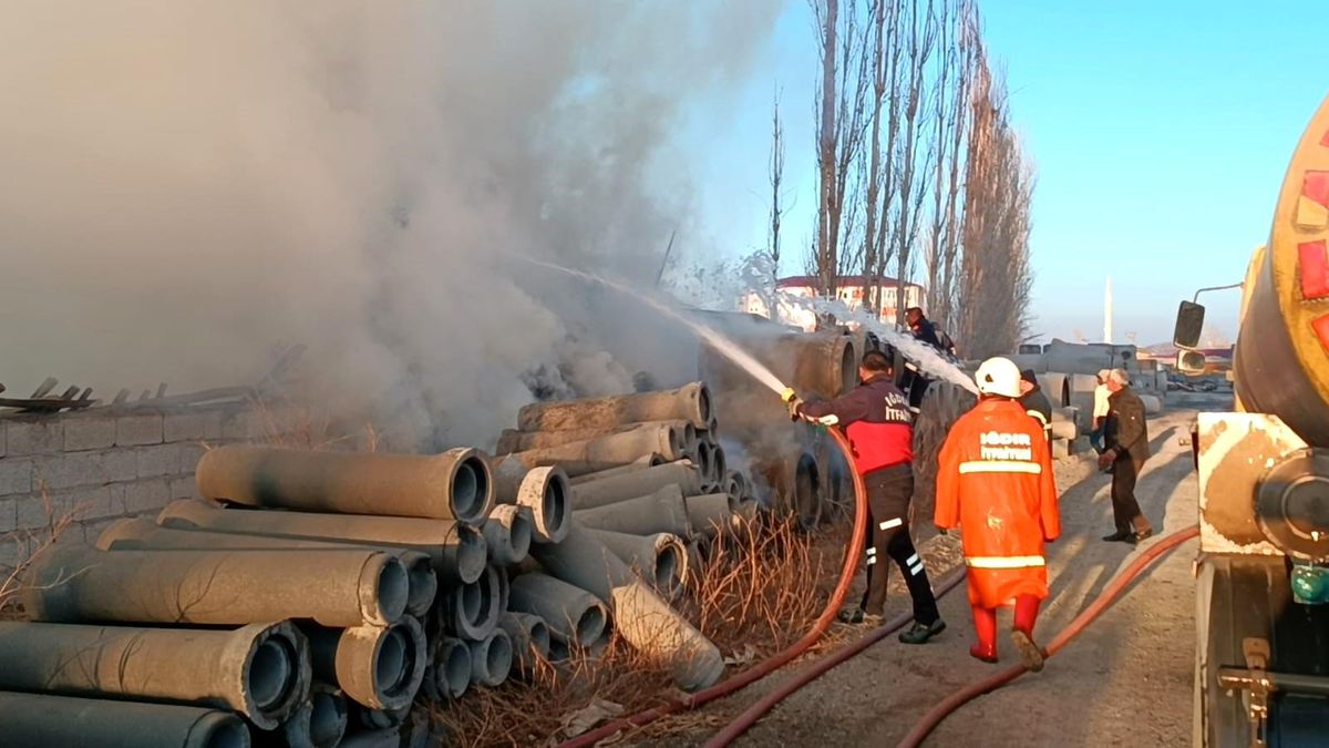 Iğdır\'da Bahçede Çıkan Yangında 200 Hayvan Kurtarıldı