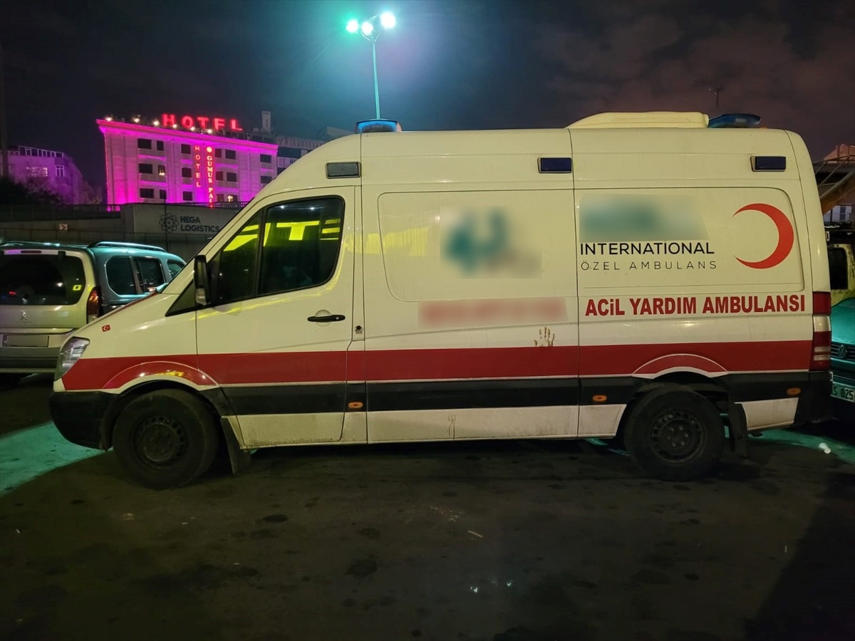 İstanbul\'da ambulansla uyuşturucu taşıyan 3 şüpheli tutuklandı