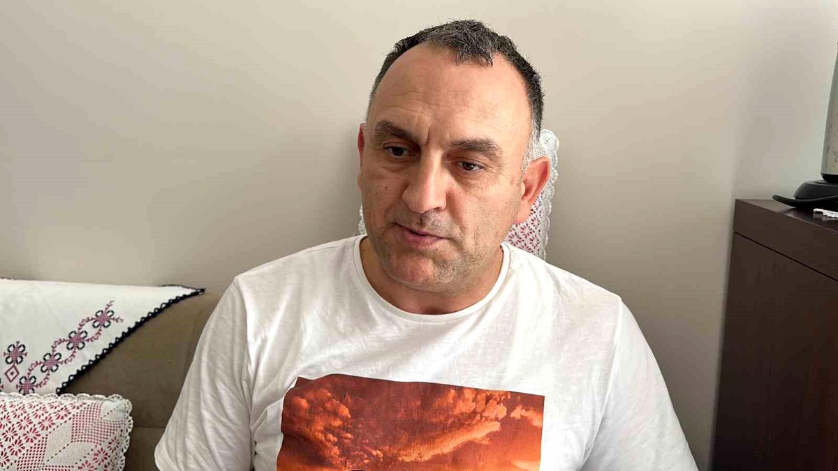 Kağıthane\'de Üniversite Öğrencisi Genç Kız Kasklı Saldırgan Tarafından Bıçaklandı