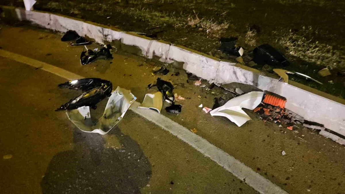 Antalya\'da Motosiklet Kazası: 1 Kişi Ağır Yaralandı