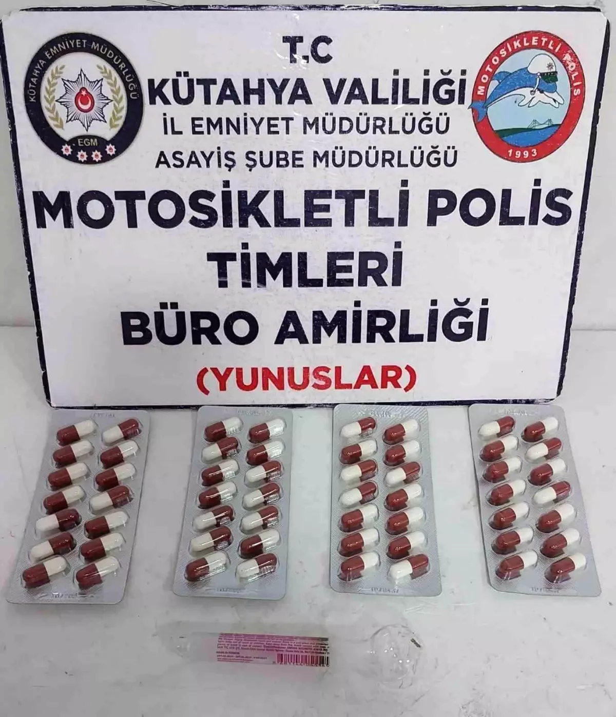 Kütahya\'da Motosikletli Polis Timlerince Gara İsimli Kapsüller Ele Geçirildi