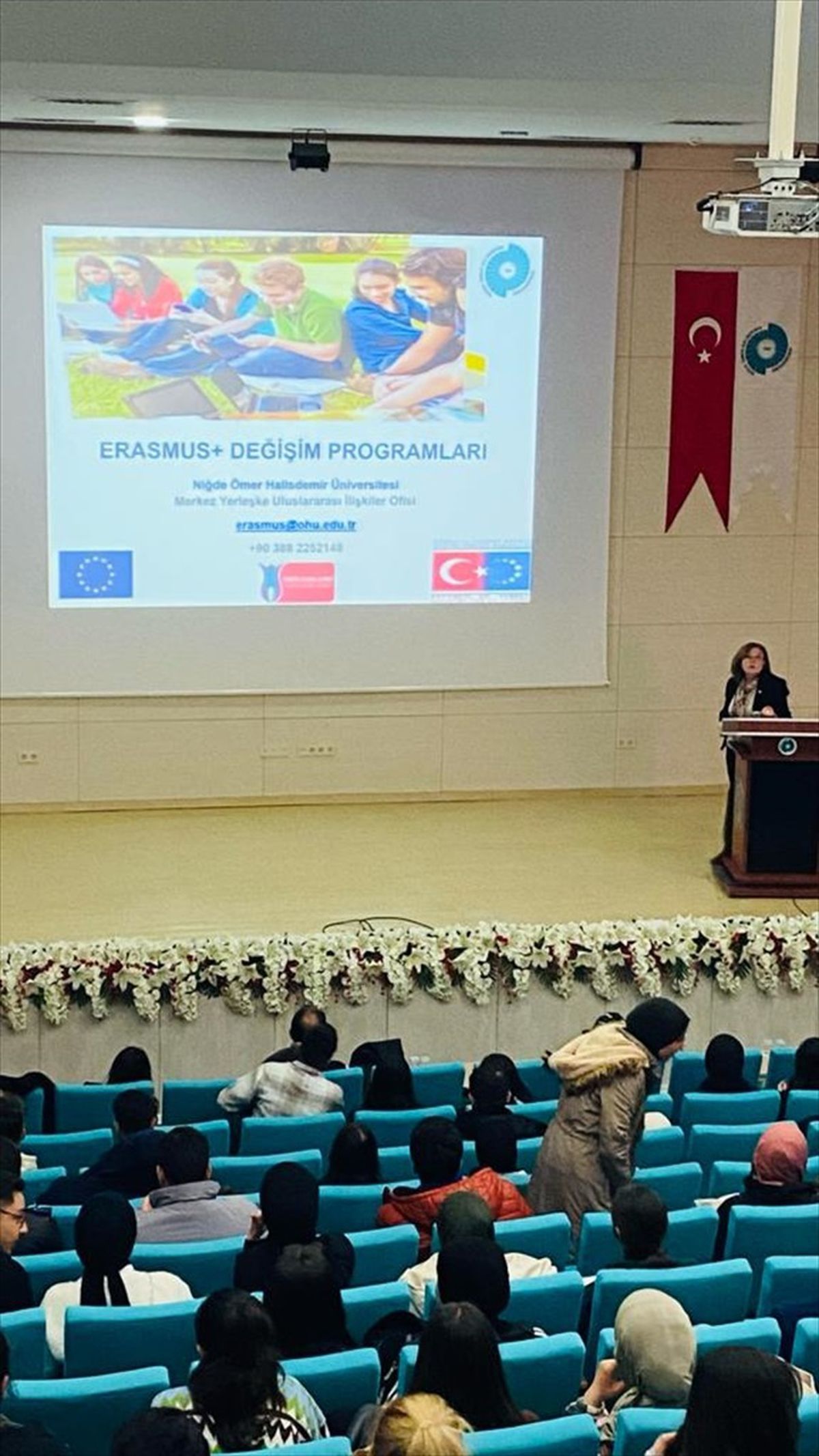 Niğde Ömer Halisdemir Üniversitesi öğrencileri Erasmus+ programı hakkında bilgilendirildi