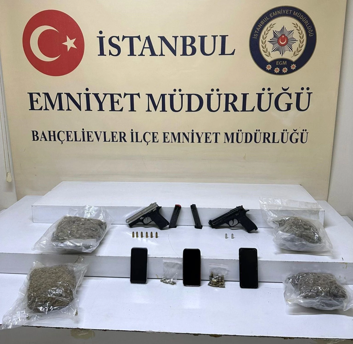 İstanbul\'da ambulansla uyuşturucu sevkiyatı: 2 kilogram skunk ele geçirildi