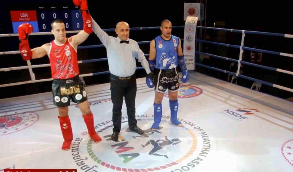 Muaythai Avrupa Kupası\'nda kırık bilekle altın madalya kazandı