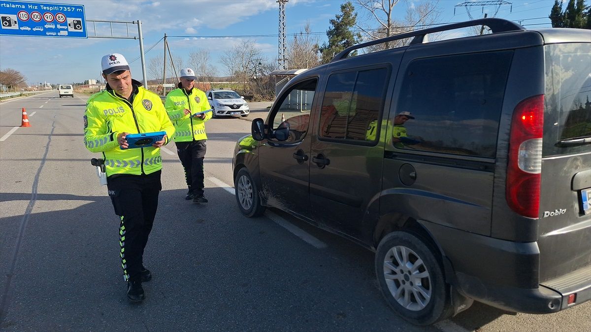Samsun\'da trafik denetimi: 26 sürücüye 32 bin lira ceza
