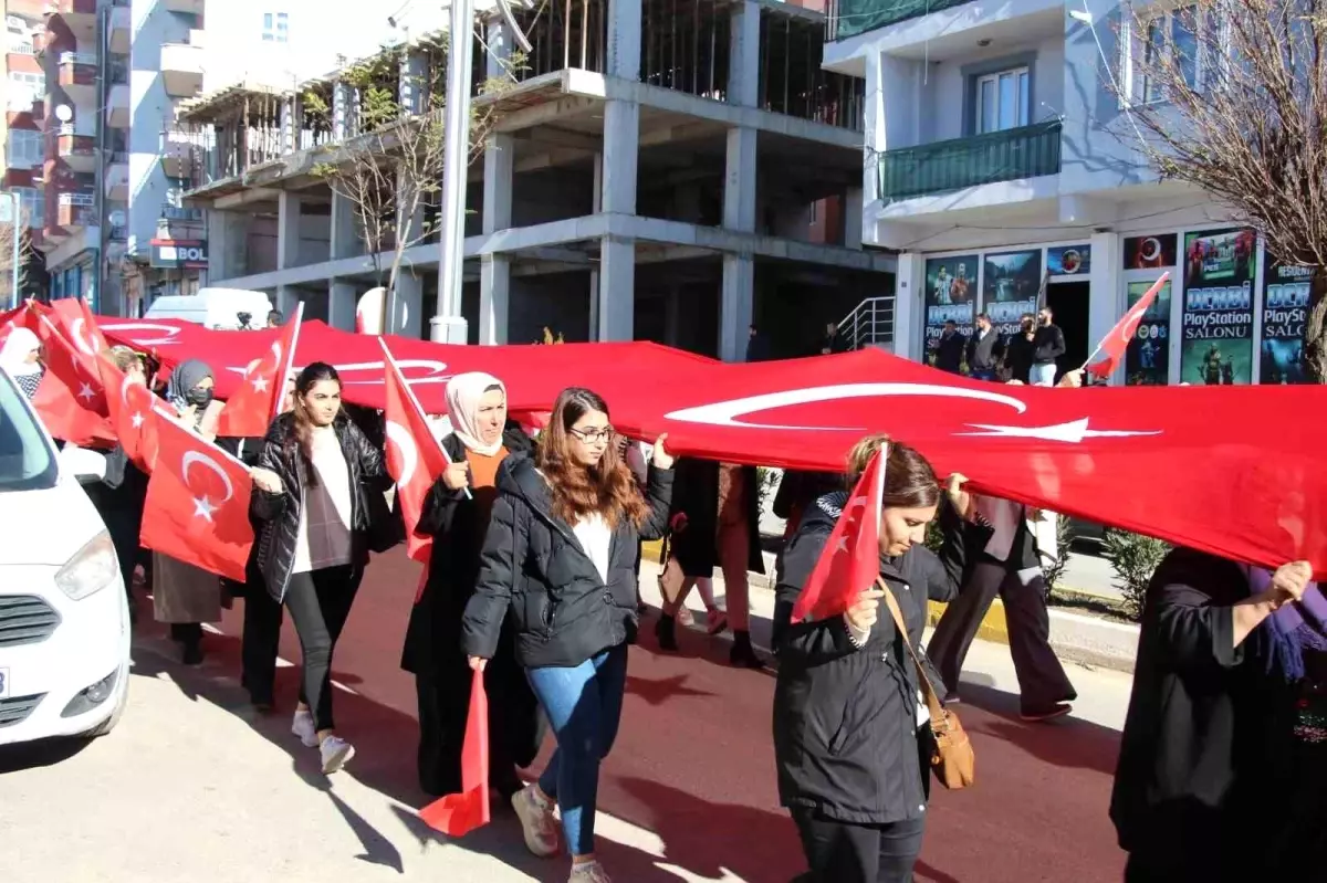 Şırnaklı Kadınlar ve Çocuklar Teröre Lanet Yürüyüşü Gerçekleştirdi