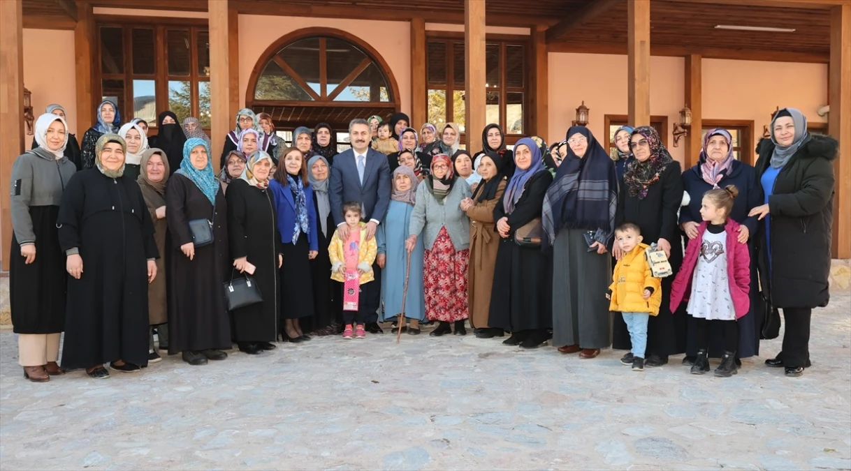 Tokat Belediye Başkanı Eyüp Eroğlu, 6 mahalledeki kadınlarla bir araya geldi
