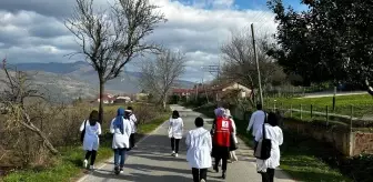 Kızılay ve SUBÜ öğrencileri Dokurcun'da sağlık hizmeti verdi
