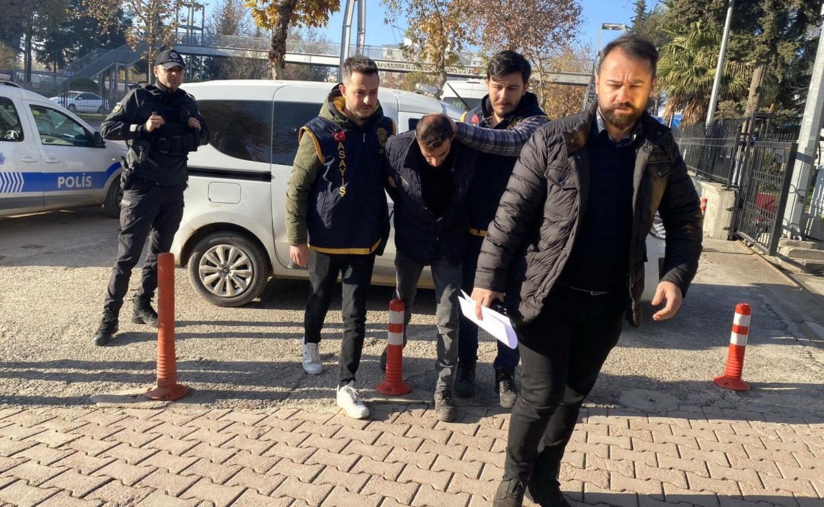Adıyaman\'da 16 yaşındaki çocuğu bıçaklayarak öldüren şahıs adliyeye sevk edildi