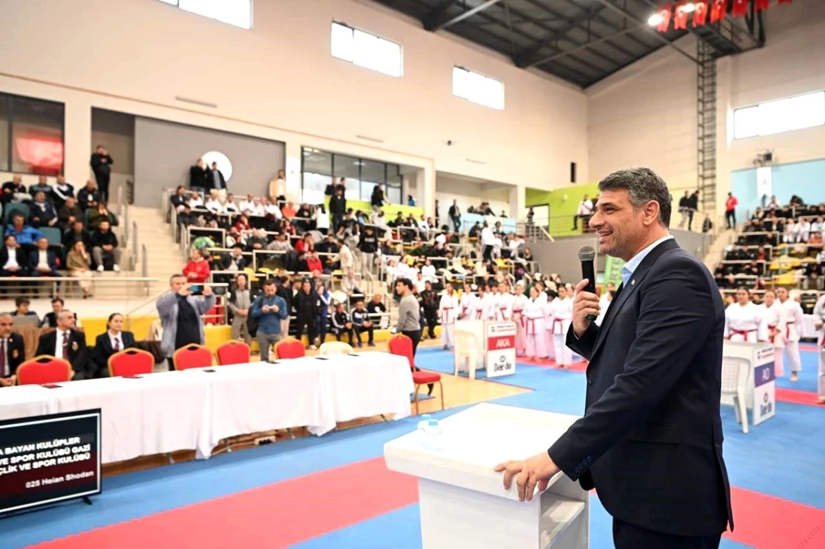 Kartepe\'de Türkiye Kulüpler Arası Karate Şampiyonası Başladı