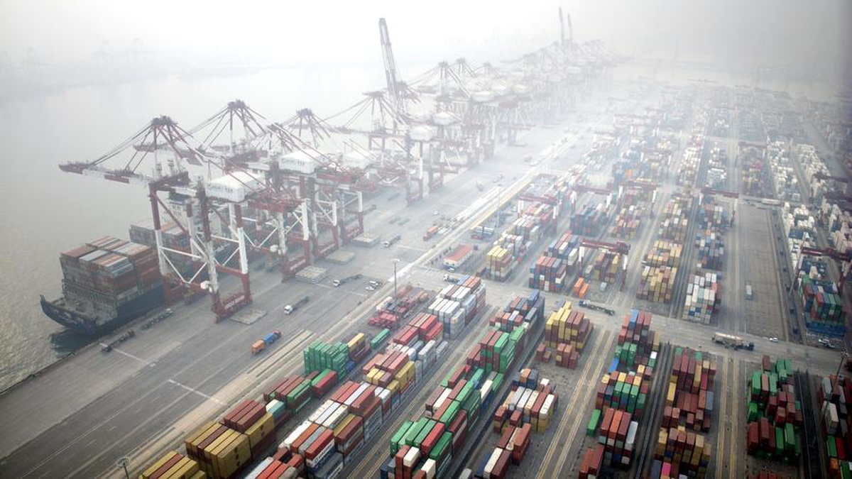 Çin\'in Qingdao Limanı, 2023 yılında 30 milyon TEU konteyner işlemden geçirdi