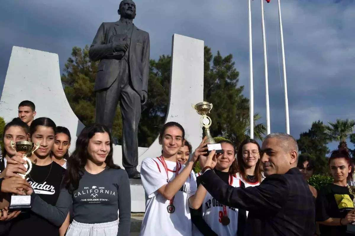 İzmir\'de Atatürk Yol Koşusu düzenlendi