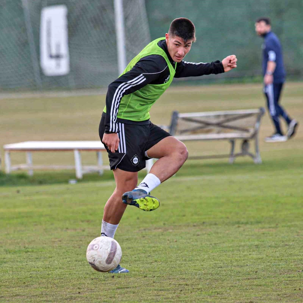 Antalyaspor, Altay\'ın genç savunma oyuncusu Efe Sarıkaya ile ilgileniyor