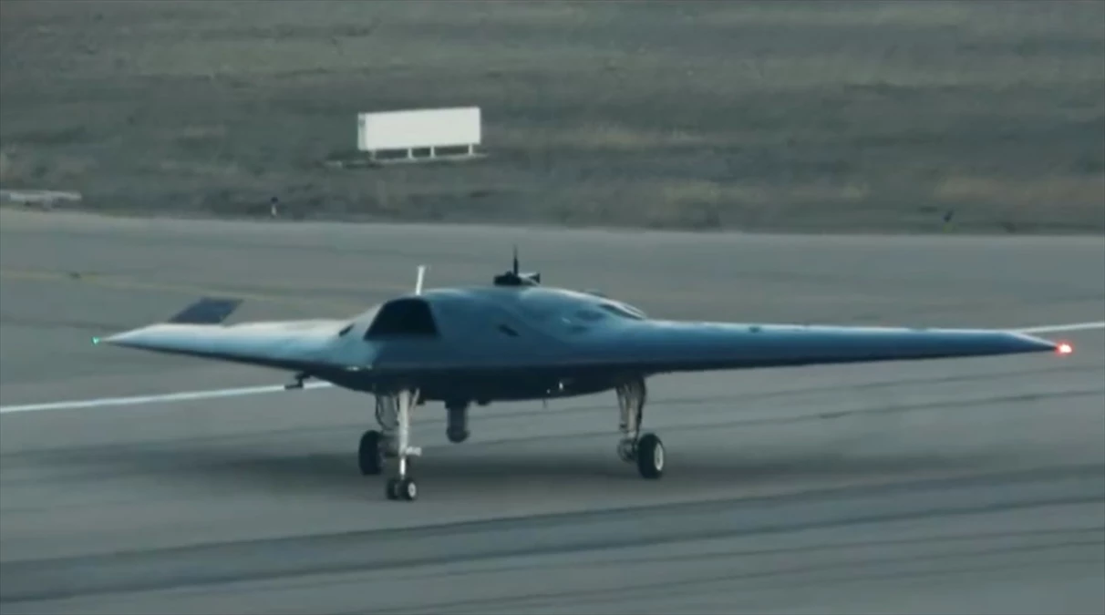 Cumhurbaşkanı Erdoğan, TUSAŞ\'ın ANKA III insansız savaş uçağının ilk uçuşunu kutladı