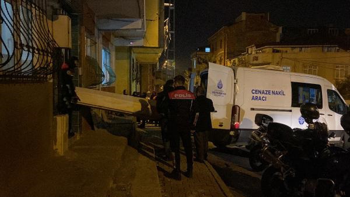 Arnavutköy\'de 11 yaşındaki çocuk babasının tabancasıyla ölü bulundu