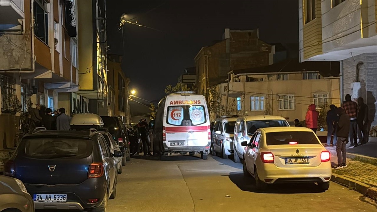 Arnavutköy\'de 11 yaşındaki çocuk evde silahla başından vurulmuş halde ölü bulundu