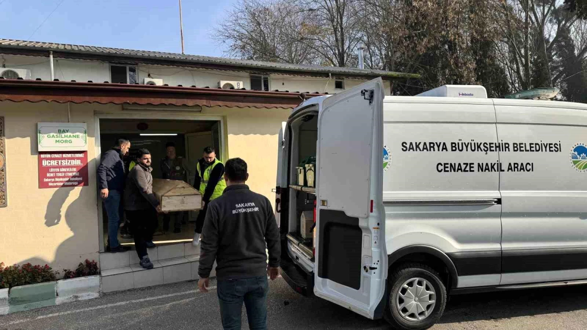 Kuzey Marmara Otoyolu\'nda meydana gelen kazada ölen 4 kişinin cenazeleri memleketlerine nakledildi