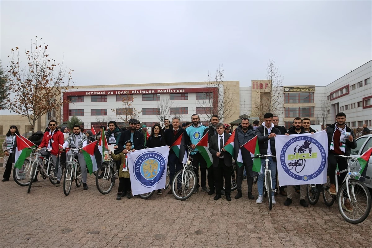 Diyarbakır\'da İsrail\'in Gazze\'ye yönelik saldırılarına tepki için bisiklet turu düzenlendi