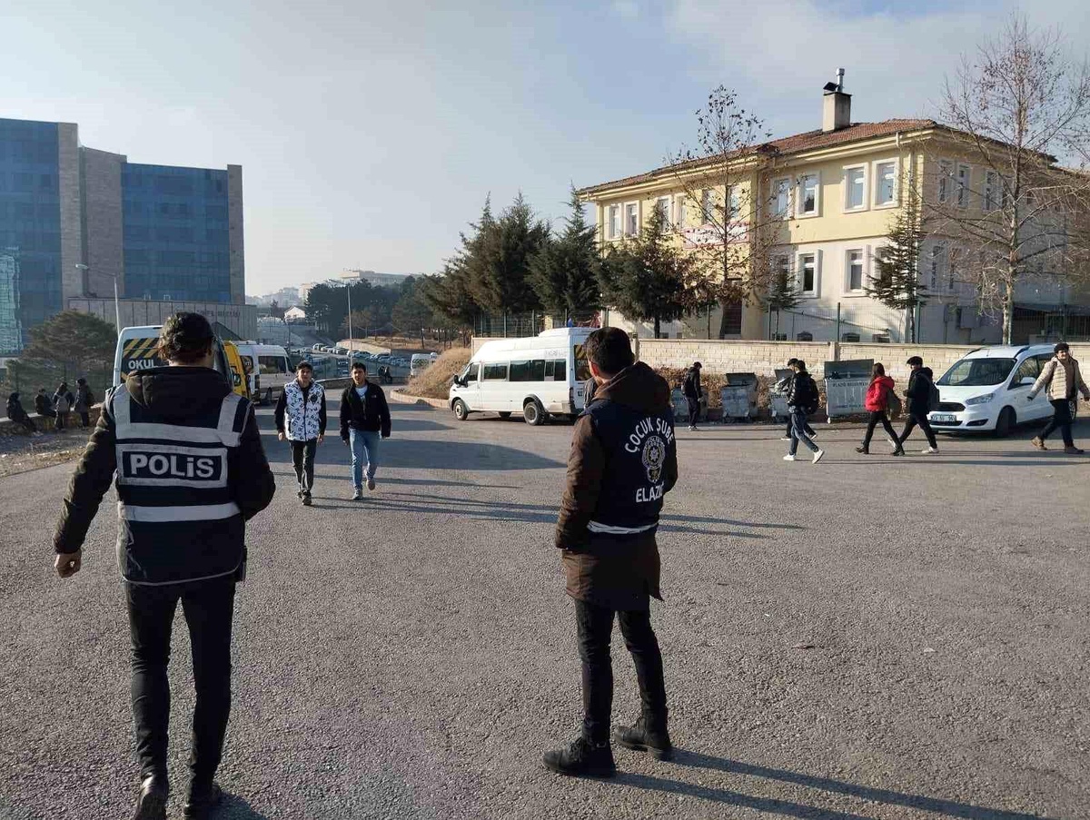 Elazığ\'da okul önü denetimleri sürüyor