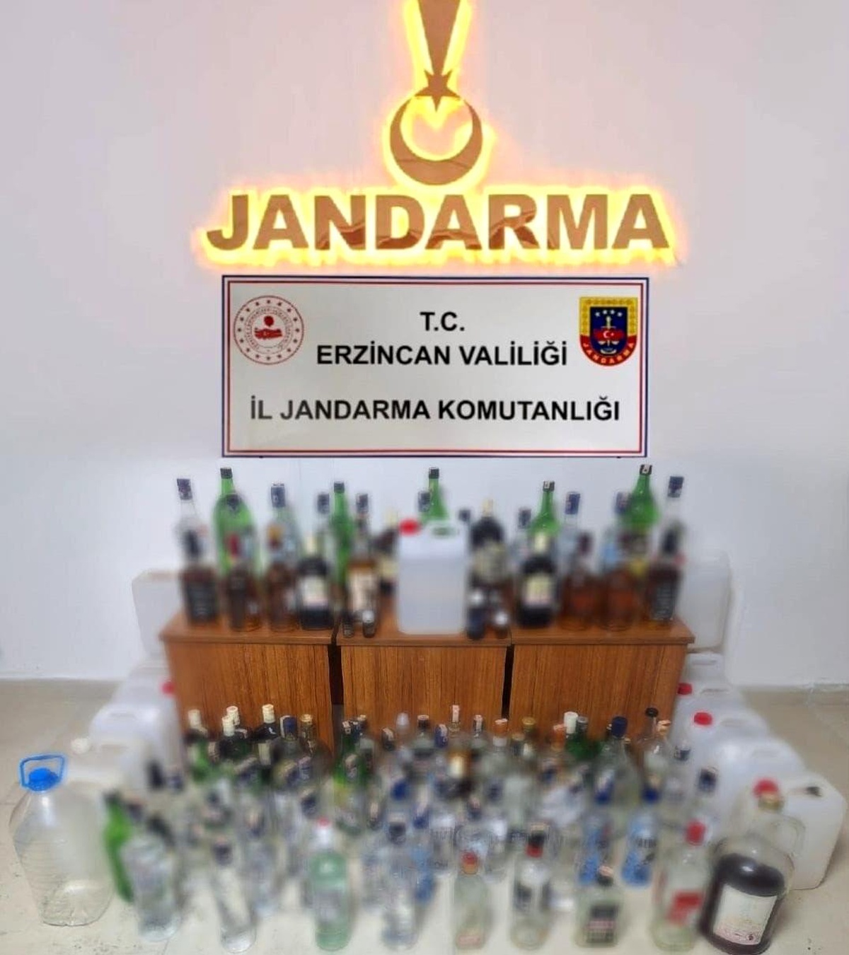 Erzincan\'da 40 litre kaçak/sahte alkol ele geçirildi