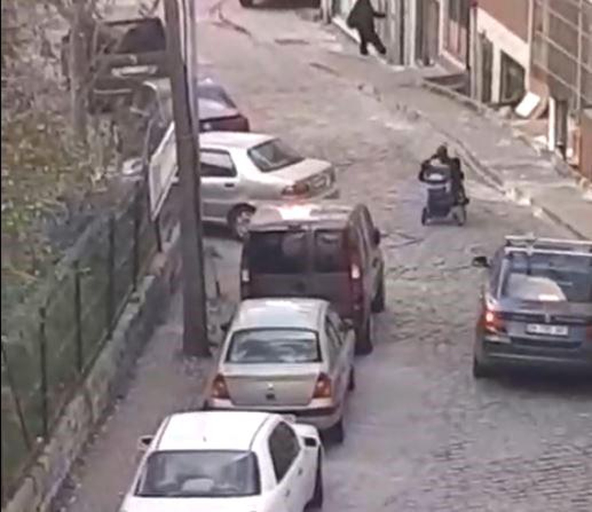 Fatih\'te Eski Eşini Vuran Engelli Adam Kaçtı