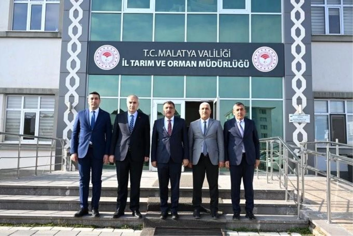 Malatya Büyükşehir Belediye Başkanı Selahattin Gürkan, İl Tarım ve Orman Müdürü Osman Akar\'ı ziyaret etti