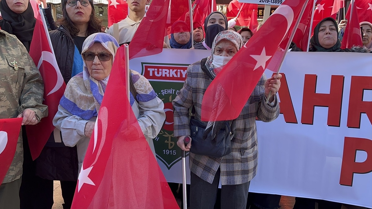 Isparta\'da Şehitlere Saygı Yürüyüşü Gerçekleştirildi