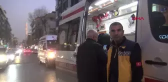 Avcılar'da Ters Yönden Gelen Otomobil Minibüse Çarptı: 3 Yaralı