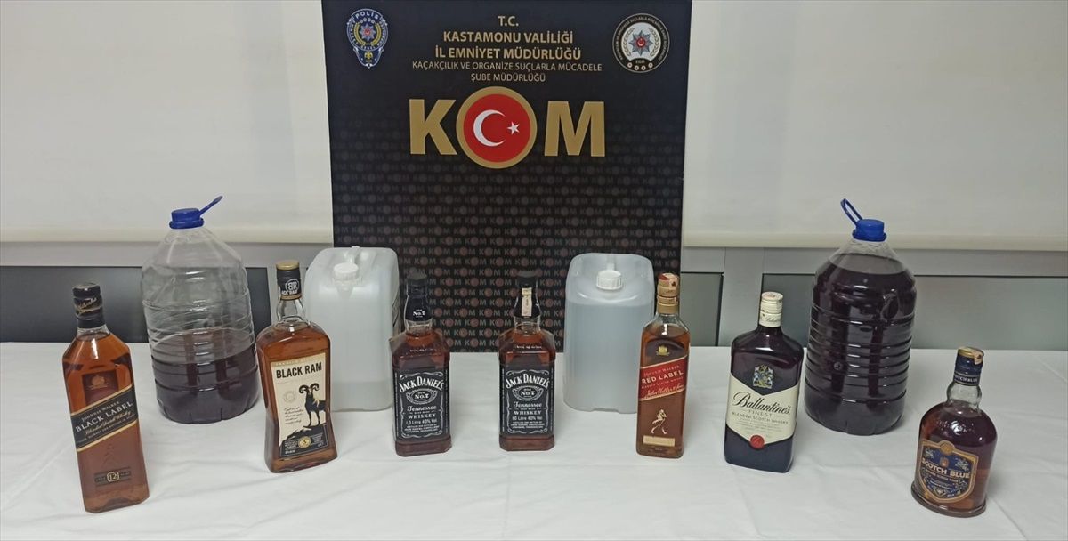 Kastamonu\'da Kaçak ve Sahte Alkol Operasyonu: İki Şüpheli Gözaltına Alındı