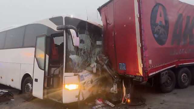 Kuzey Marmara Otoyolu'nda 7 araç birbirine girdi! 10 kişi öldü 54 kişi yaralandı