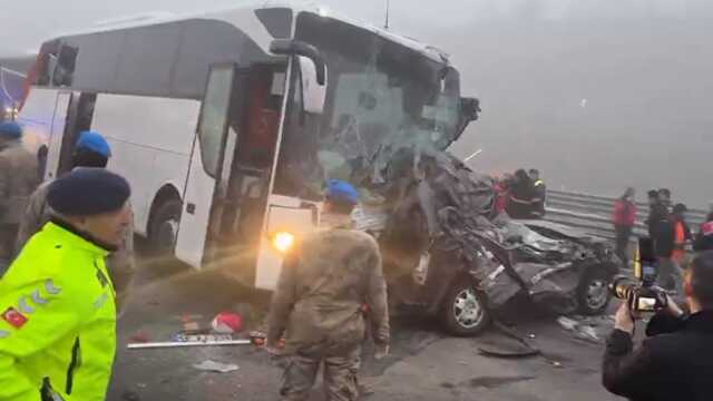 Kuzey Marmara Otoyolu'nda 7 araç birbirine girdi! 10 kişi öldü 54 kişi yaralandı