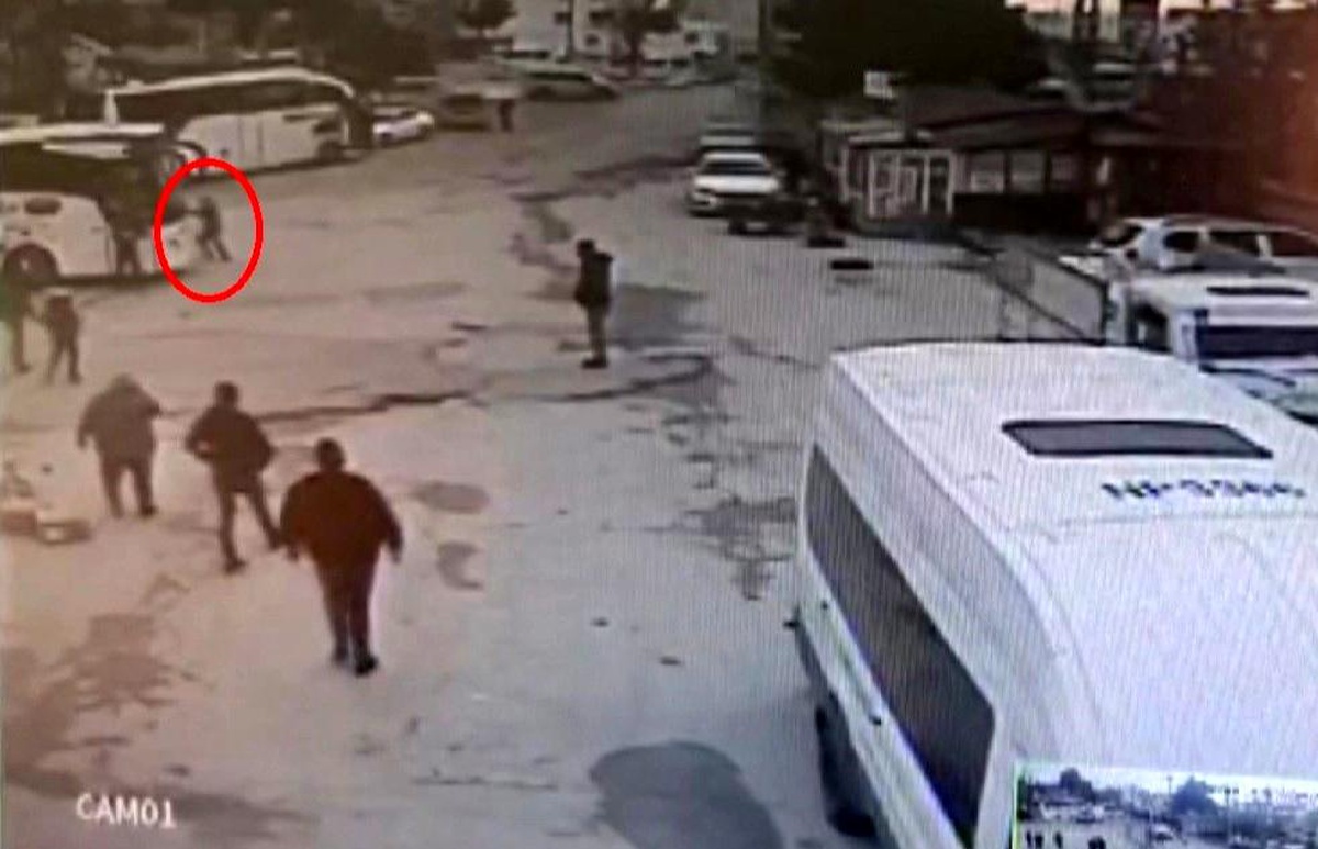 Diyarbakır\'da muavinini ezerek öldüren otobüs şoförü tutuklandı