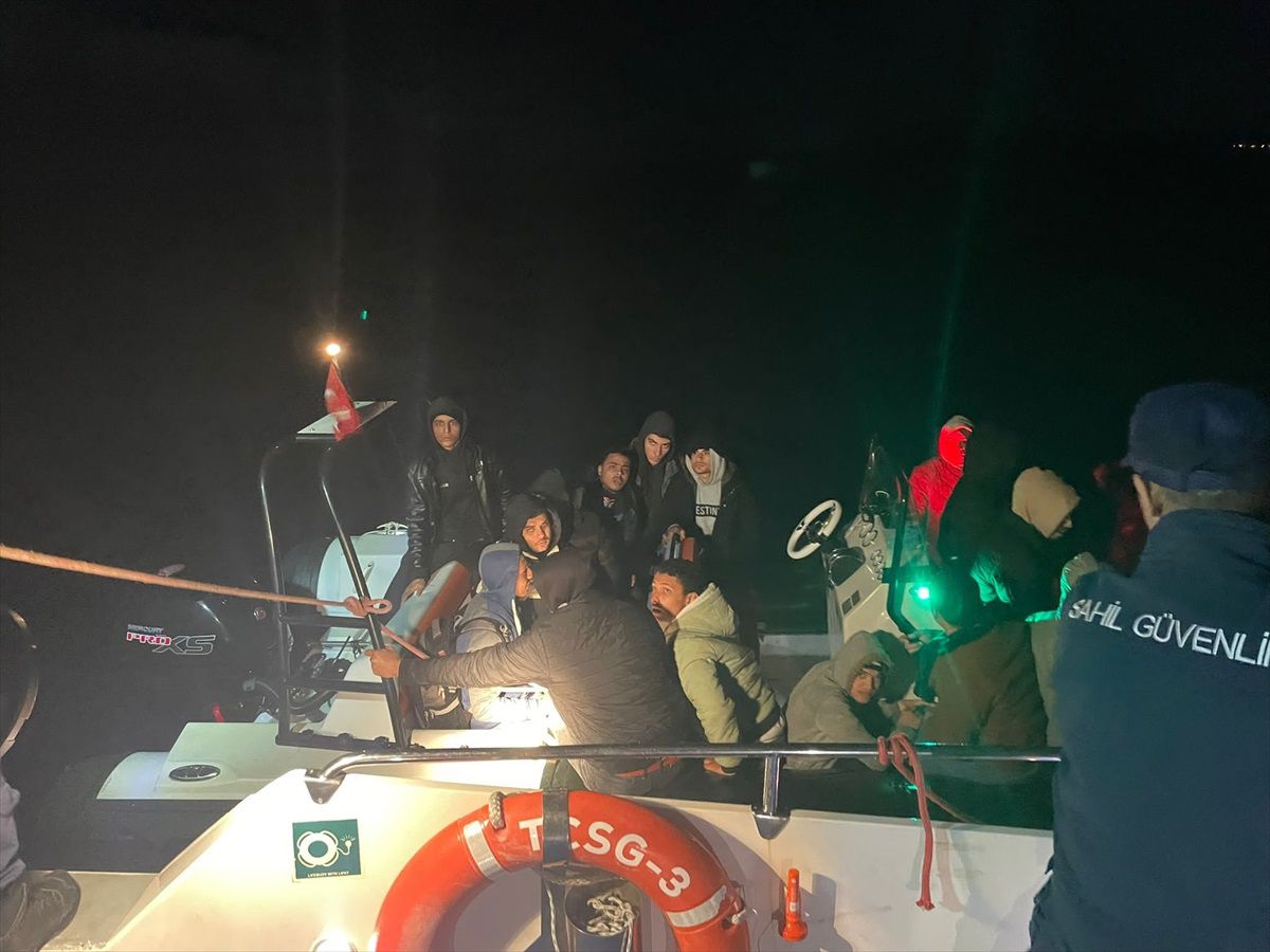 Muğla\'nın Datça ilçesi açıklarında 86 düzensiz göçmen kurtarıldı