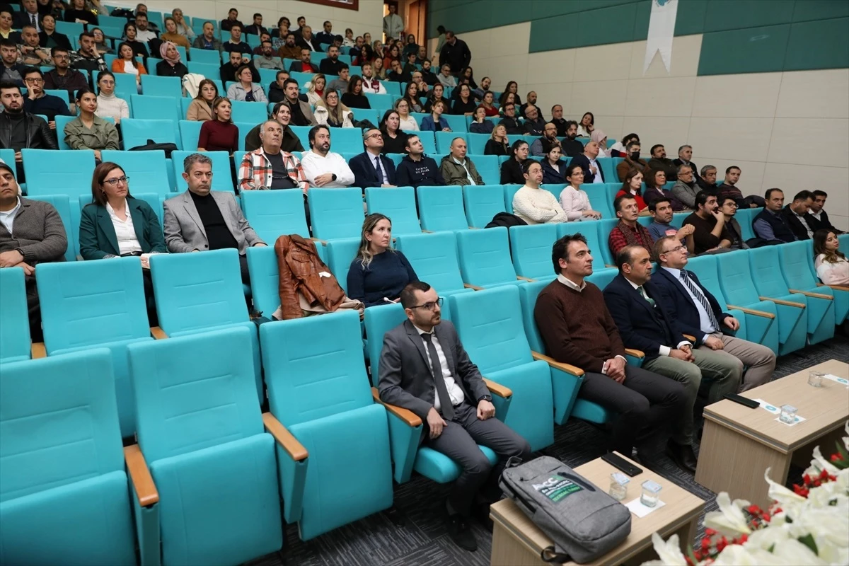 Niğde Ömer Halisdemir Üniversitesinde AB Merkezi Projeler Bilgilendirme Toplantısı Düzenlendi